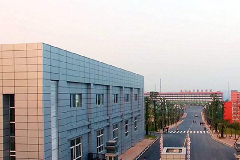 在现代建筑行业中，选择合适的建筑设备租赁服务至关重要。